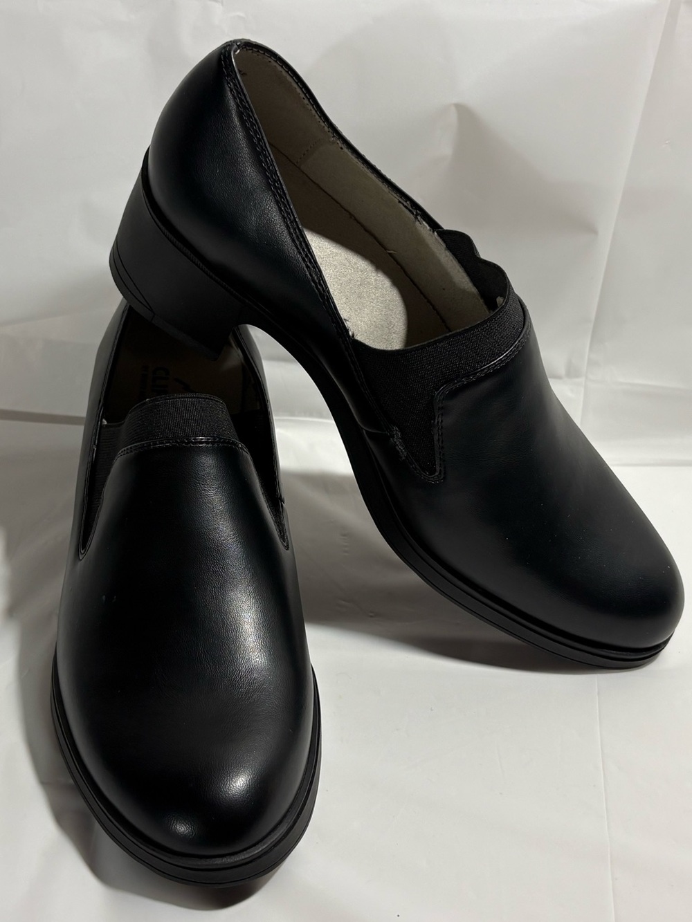 Cliffs by White Mountain "Hunton" women's cushioned heeled shootie 8.5 NIB